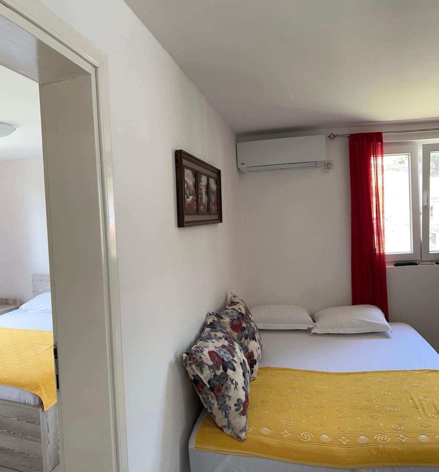 Apartments Marija Tivat Exteriör bild